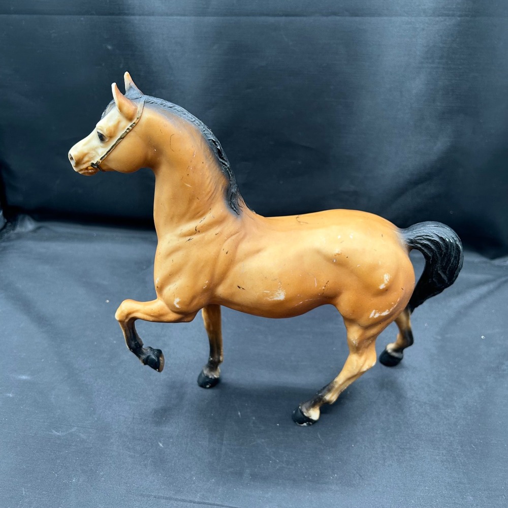 Vintage Breyer USA Cheyenne Western Horse Figurine Buckskin Black Mane Tail - Picture 3 of 7